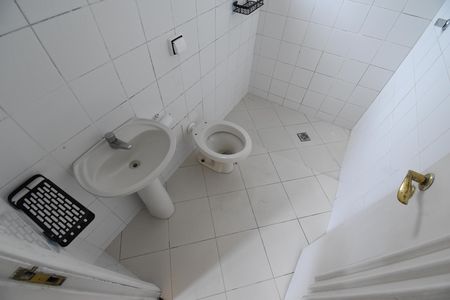 Casa à venda com 432m², 6 quartos e 5 vagasBanheiro da Suíte 2
