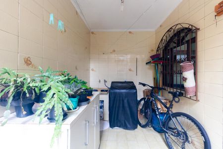 Casa à venda com 150m², 3 quartos e 2 vagas Casa à venda com 150m², 3 quartos e 2 vagasÁrea de Serviço