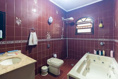 Casa à venda com 150m², 3 quartos e 2 vagas Casa à venda com 150m², 3 quartos e 2 vagasBanheiro