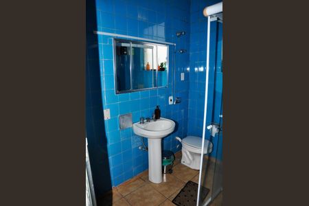 Casa à venda com 150m², 2 quartos e 4 vagasBanheiro social
