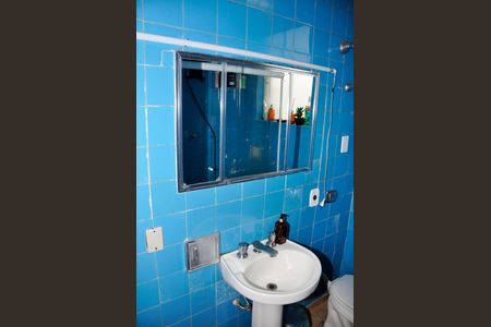 Casa à venda com 150m², 2 quartos e 4 vagasBanheiro social