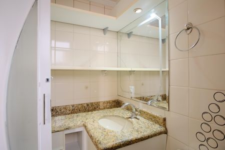 Apartamento à venda com 90m², 3 quartos e 2 vagasBanheiro da Suíte