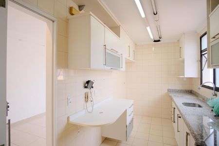 Apartamento à venda com 90m², 3 quartos e 2 vagasCozinha