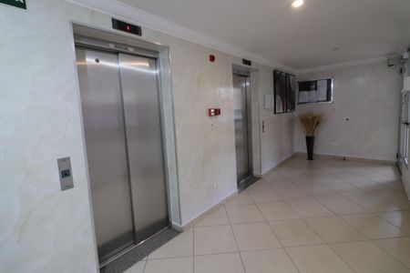 Apartamento para alugar com 54m², 2 quartos e 1 vagaÁrea comum - Hall de entrada