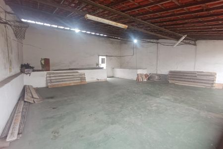 Casa para alugar com 250m², 2 quartos e 5 vagas