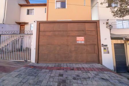 Casa à venda com 95m², 3 quartos e 2 vagas Casa à venda com 95m², 3 quartos e 2 vagasFachada