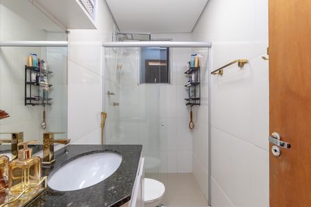 Casa à venda com 95m², 3 quartos e 2 vagas Casa à venda com 95m², 3 quartos e 2 vagasBanheiro da Suíte