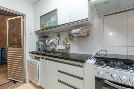 Casa à venda com 95m², 3 quartos e 2 vagas Casa à venda com 95m², 3 quartos e 2 vagasCozinha
