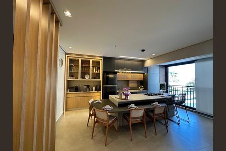 Cozinha de apartamento à venda com 2 quartos, 77m² em Swiss Park, Campinas