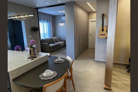 Sala de apartamento à venda com 2 quartos, 77m² em Swiss Park, Campinas