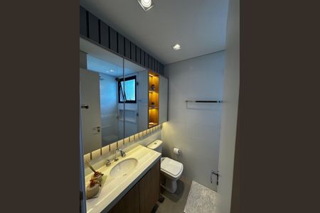 Banheiro de apartamento à venda com 2 quartos, 77m² em Swiss Park, Campinas