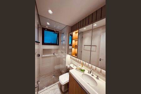 Banheiro de apartamento à venda com 2 quartos, 77m² em Swiss Park, Campinas