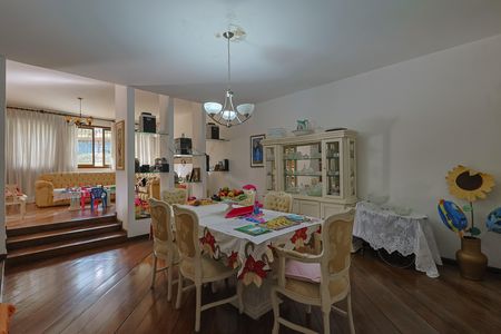 Casa à venda com 5 quartos, 411m² em Anchieta, Belo Horizonte