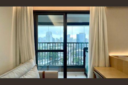 Varanda de kitnet/studio para alugar com 1 quarto, 27m² em Pinheiros, São Paulo