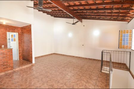 Casa à venda com 184m², 3 quartos e sem vaga Casa à venda com 184m², 3 quartos e sem vagaTerraço