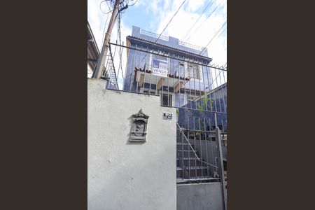 Casa à venda com 184m², 3 quartos e sem vaga Casa à venda com 184m², 3 quartos e sem vagaFachada