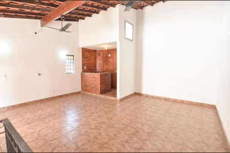 Casa à venda com 184m², 3 quartos e sem vaga Casa à venda com 184m², 3 quartos e sem vagaTerraço