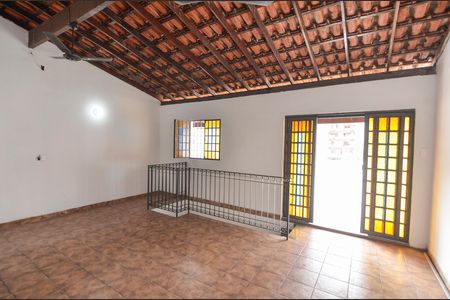 Casa à venda com 184m², 3 quartos e sem vaga Casa à venda com 184m², 3 quartos e sem vagaTerraço