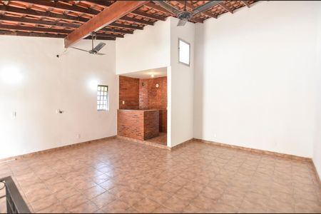 Casa à venda com 184m², 3 quartos e sem vaga Casa à venda com 184m², 3 quartos e sem vagaTerraço