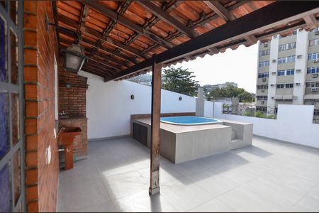 Casa à venda com 184m², 3 quartos e sem vaga Casa à venda com 184m², 3 quartos e sem vagaTerraço