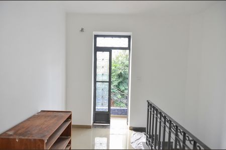 Casa à venda com 184m², 3 quartos e sem vaga Casa à venda com 184m², 3 quartos e sem vagaSala