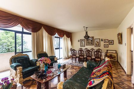 Apartamento para alugar com 208m², 3 quartos e 2 vagas Apartamento para alugar com 208m², 3 quartos e 2 vagasSala