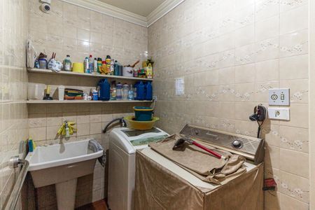 Apartamento para alugar com 208m², 3 quartos e 2 vagas Apartamento para alugar com 208m², 3 quartos e 2 vagasÁrea de Serviço