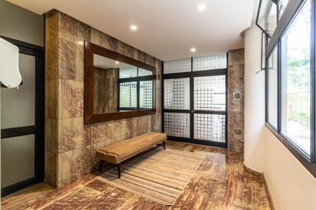 Apartamento para alugar com 208m², 3 quartos e 2 vagas Apartamento para alugar com 208m², 3 quartos e 2 vagasHall de Entrada