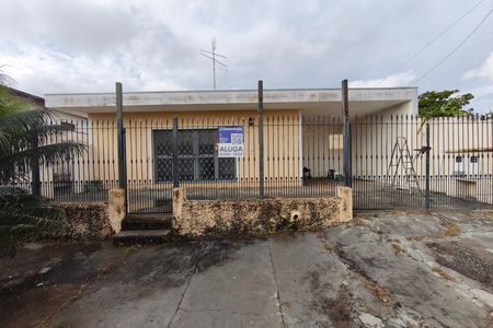 Casa para alugar com 250m², 3 quartos e 2 vagas Casa para alugar com 250m², 3 quartos e 2 vagasPLACA INSTALADA NA FACHADA
