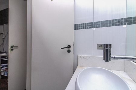 Apartamento à venda com 70m², 3 quartos e 2 vagas Apartamento à venda com 70m², 3 quartos e 2 vagasbanheiro na suíte_3