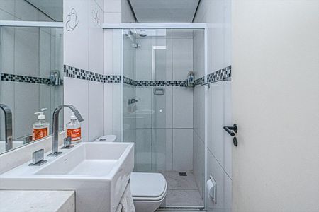 Apartamento à venda com 70m², 3 quartos e 2 vagas Apartamento à venda com 70m², 3 quartos e 2 vagasbanheiro social_2
