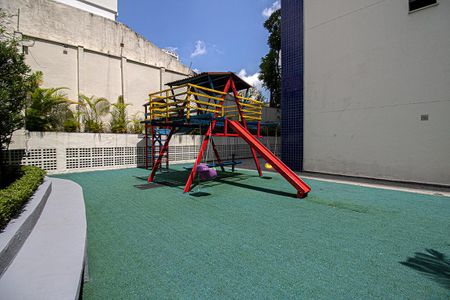 Apartamento à venda com 70m², 3 quartos e 2 vagas Apartamento à venda com 70m², 3 quartos e 2 vagasplay ground_2