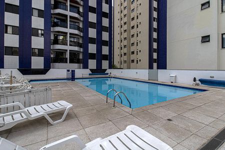 Apartamento à venda com 70m², 3 quartos e 2 vagas Apartamento à venda com 70m², 3 quartos e 2 vagaspiscina_4