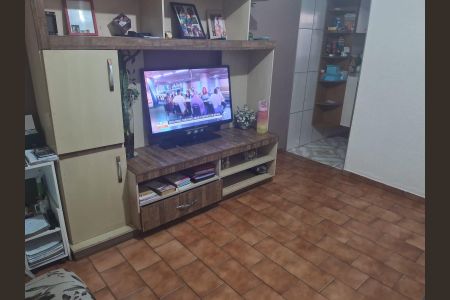 Foto 02 de casa à venda com 2 quartos, 150m² em Jardim Santo André, Santo André