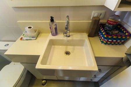 Apartamento à venda com 68m², 2 quartos e 1 vaga Apartamento à venda com 68m², 2 quartos e 1 vagaBanheiro