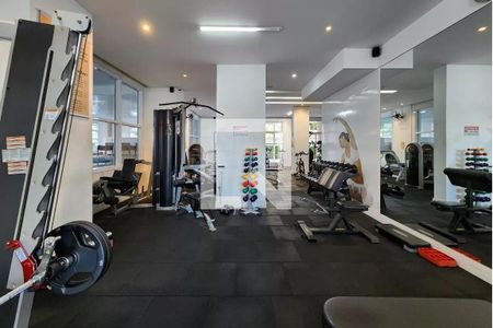 Apartamento à venda com 198m², 4 quartos e 3 vagas Apartamento à venda com 198m², 4 quartos e 3 vagasAcademia