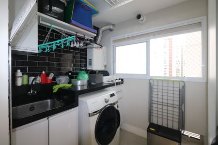 Apartamento à venda com 198m², 4 quartos e 3 vagas Apartamento à venda com 198m², 4 quartos e 3 vagasÁrea de Serviço