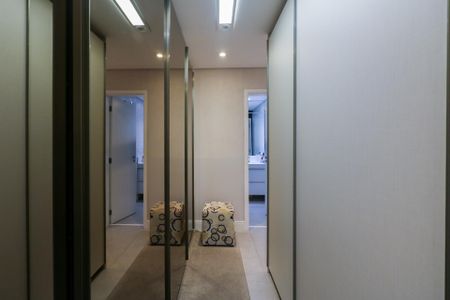 Apartamento à venda com 198m², 4 quartos e 3 vagas Apartamento à venda com 198m², 4 quartos e 3 vagasSuíte 1