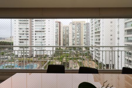 Apartamento à venda com 198m², 4 quartos e 3 vagas Apartamento à venda com 198m², 4 quartos e 3 vagasVaranda gourmet