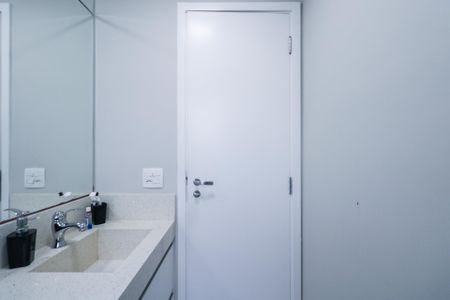 Apartamento à venda com 198m², 4 quartos e 3 vagas Apartamento à venda com 198m², 4 quartos e 3 vagasBanheiro da Suíte 2