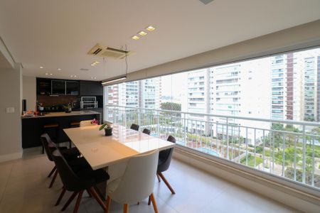 Apartamento à venda com 198m², 4 quartos e 3 vagas Apartamento à venda com 198m², 4 quartos e 3 vagasVaranda gourmet