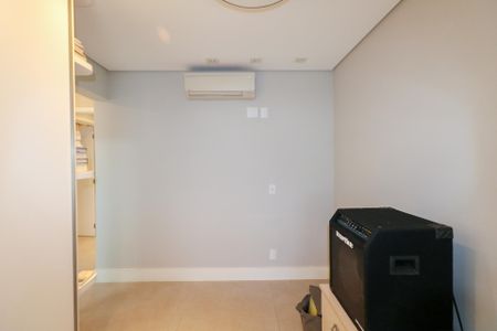 Apartamento à venda com 198m², 4 quartos e 3 vagas Apartamento à venda com 198m², 4 quartos e 3 vagasSuíte 2