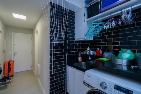 Apartamento à venda com 198m², 4 quartos e 3 vagas Apartamento à venda com 198m², 4 quartos e 3 vagasÁrea de Serviço