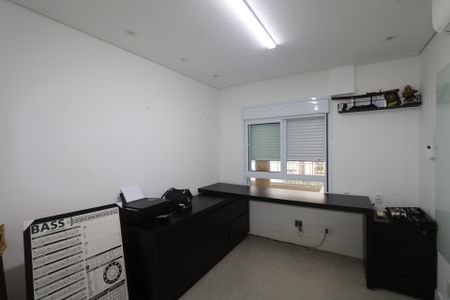 Apartamento à venda com 198m², 4 quartos e 3 vagas Apartamento à venda com 198m², 4 quartos e 3 vagasEscritório