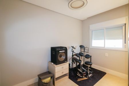 Apartamento à venda com 198m², 4 quartos e 3 vagas Apartamento à venda com 198m², 4 quartos e 3 vagasSuíte 2