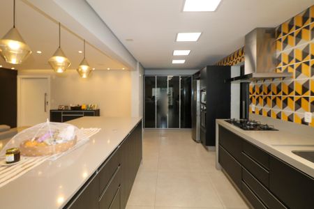 Apartamento à venda com 198m², 4 quartos e 3 vagas Apartamento à venda com 198m², 4 quartos e 3 vagasCozinha
