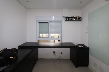 Apartamento à venda com 198m², 4 quartos e 3 vagas Apartamento à venda com 198m², 4 quartos e 3 vagasEscritório