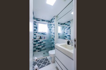 Apartamento à venda com 198m², 4 quartos e 3 vagas Apartamento à venda com 198m², 4 quartos e 3 vagasBanheiro da Suíte 2