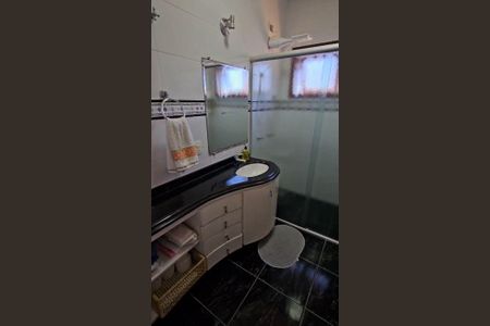 Casa de condomínio à venda com 265m², 3 quartos e 4 vagas