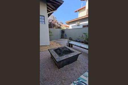 Casa de condomínio à venda com 265m², 3 quartos e 4 vagas